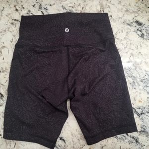 Wunder Train High rise short 8"